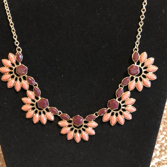 Tear Drops Flower Necklace - Picture 2 of 2